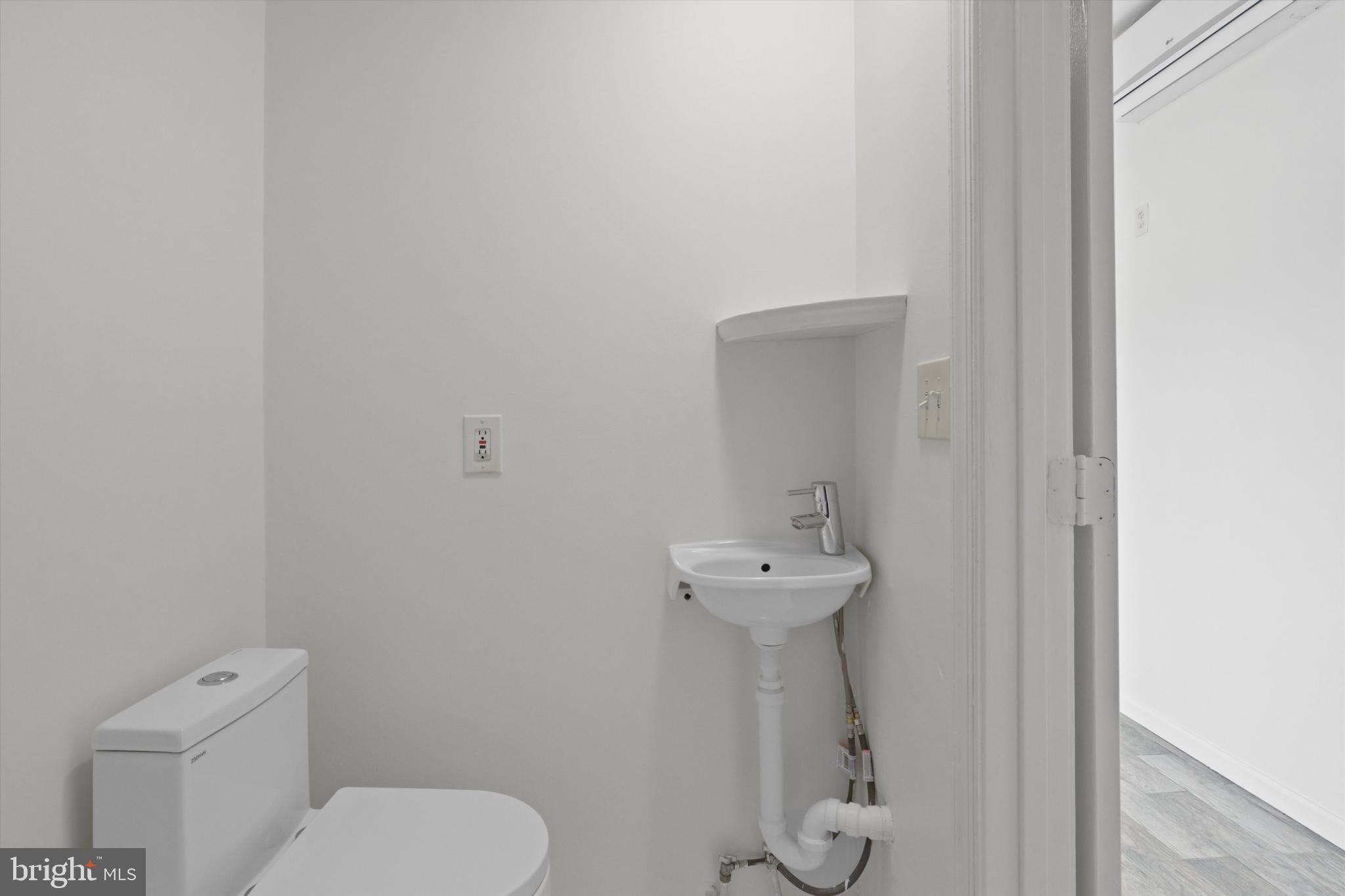 Washington, District of Columbia, 20012, United States, 2 Bedrooms Bedrooms, ,2 BathroomsBathrooms,Residential,For Sale,1983758