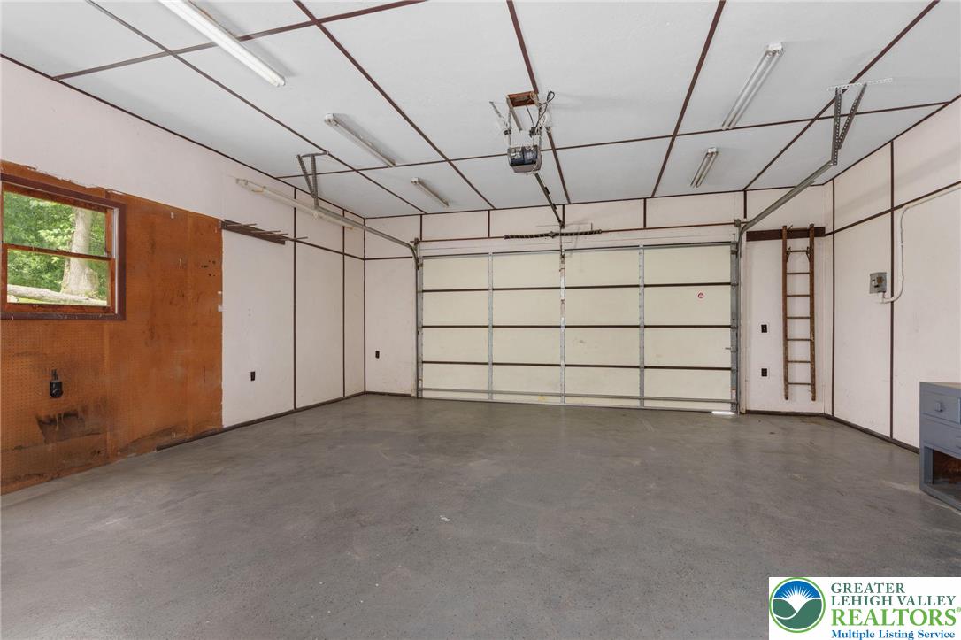 Washington Twp, Pennsylvania, 18080, United States, 3 Bedrooms Bedrooms, ,3 BathroomsBathrooms,Residential,For Sale,1984610