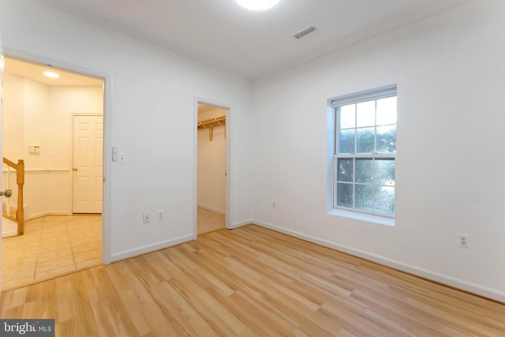 Lorton, Virginia, 22079, United States, 5 Bedrooms Bedrooms, ,4 BathroomsBathrooms,Residential,For Sale,2001485