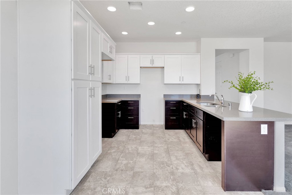 Victorville, California, 92395, United States, 3 Bedrooms Bedrooms, ,2 BathroomsBathrooms,Residential,For Sale,1865788