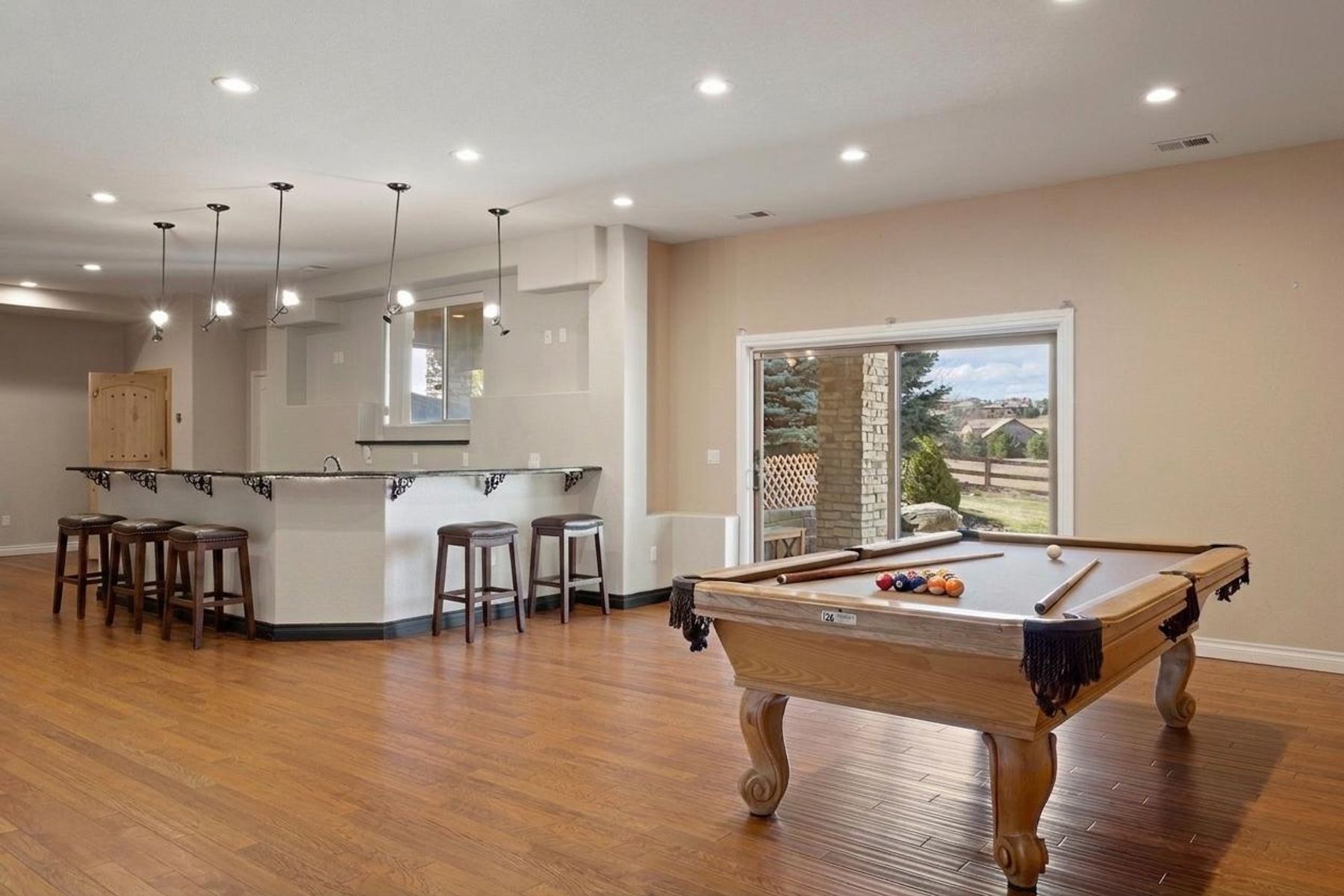  Ideal Blend of Space, Setting and Livability - 物件實景