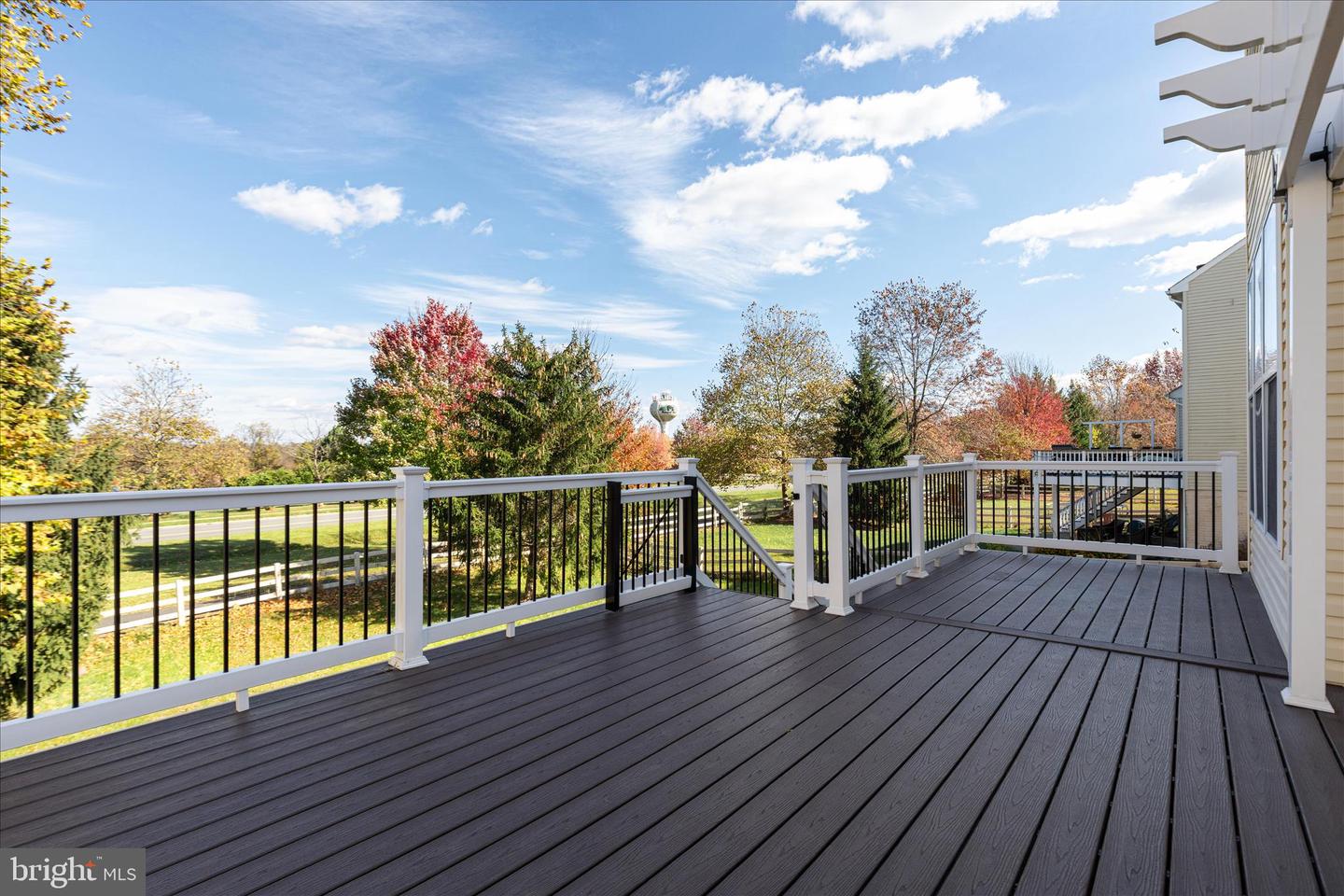 Round Hill, Virginia, 20141, United States, 4 Bedrooms Bedrooms, ,4 BathroomsBathrooms,Residential,For Sale,1987727