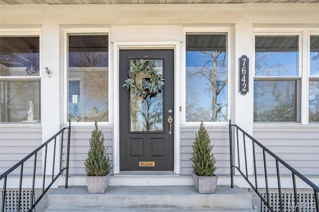 St Louis, Missouri, 63105, United States, 4 Bedrooms Bedrooms, ,4 BathroomsBathrooms,Residential,For Sale,1901233
