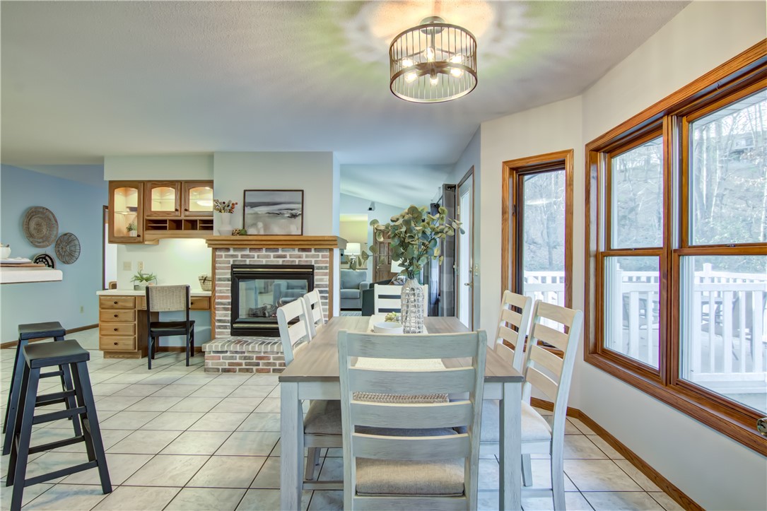 Eau Claire, Wisconsin, 54703, United States, 4 Bedrooms Bedrooms, ,3 BathroomsBathrooms,Residential,For Sale,1992439