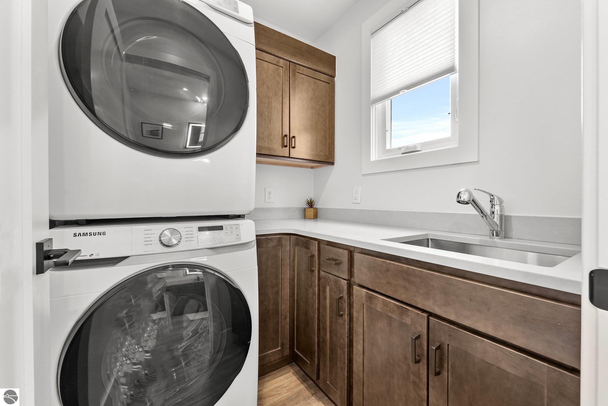 Traverse City, Michigan, 49684, United States, 2 Bedrooms Bedrooms, ,1 BathroomBathrooms,Residential,For Sale,2024704
