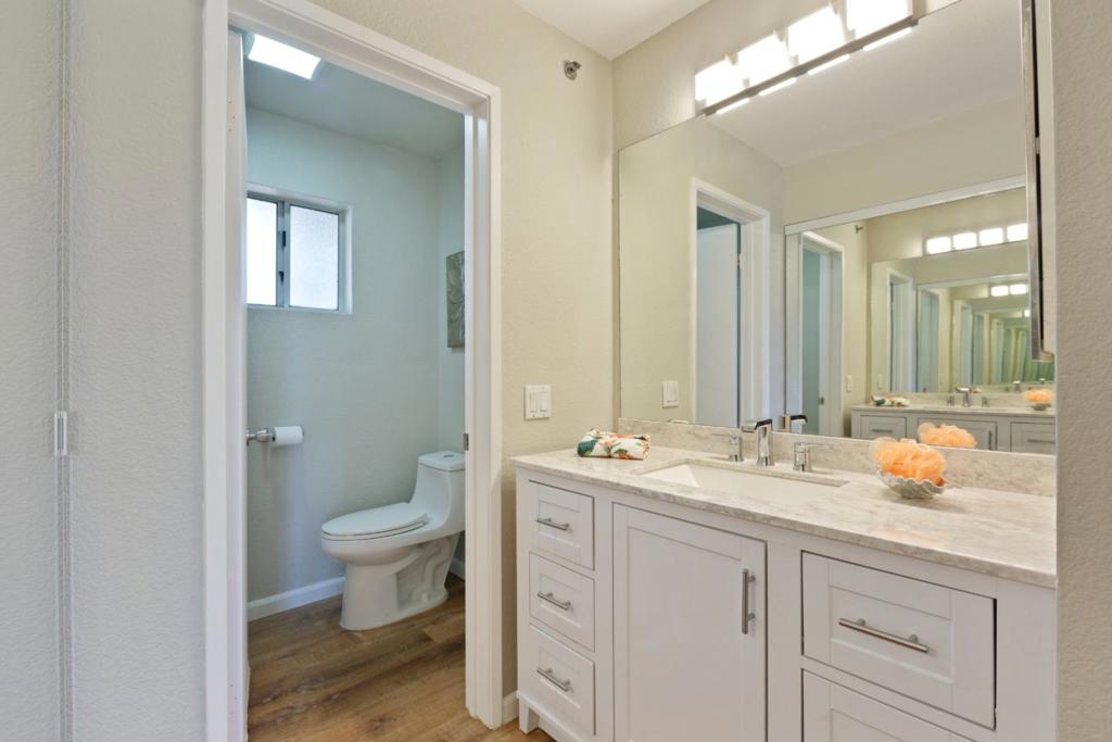 Hayward, California, 94544, United States, 2 Bedrooms Bedrooms, ,2 BathroomsBathrooms,Residential,For Sale,1983988