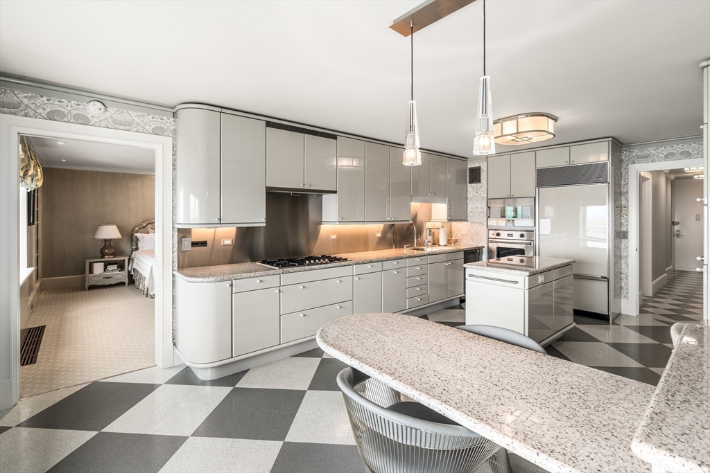 Boston, Massachusetts, 02110, United States, 3 Bedrooms Bedrooms, ,3 BathroomsBathrooms,Residential,For Sale,1850032