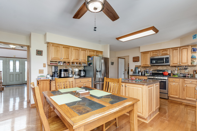 Algonquin, Illinois, 60102, United States, 4 Bedrooms Bedrooms, ,Residential,For Sale,1978319