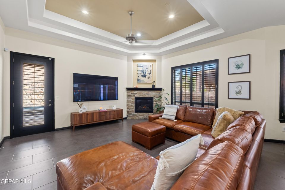 El Paso, Texas, 79912, United States, 4 Bedrooms Bedrooms, ,3 BathroomsBathrooms,Residential,For Sale,1997746