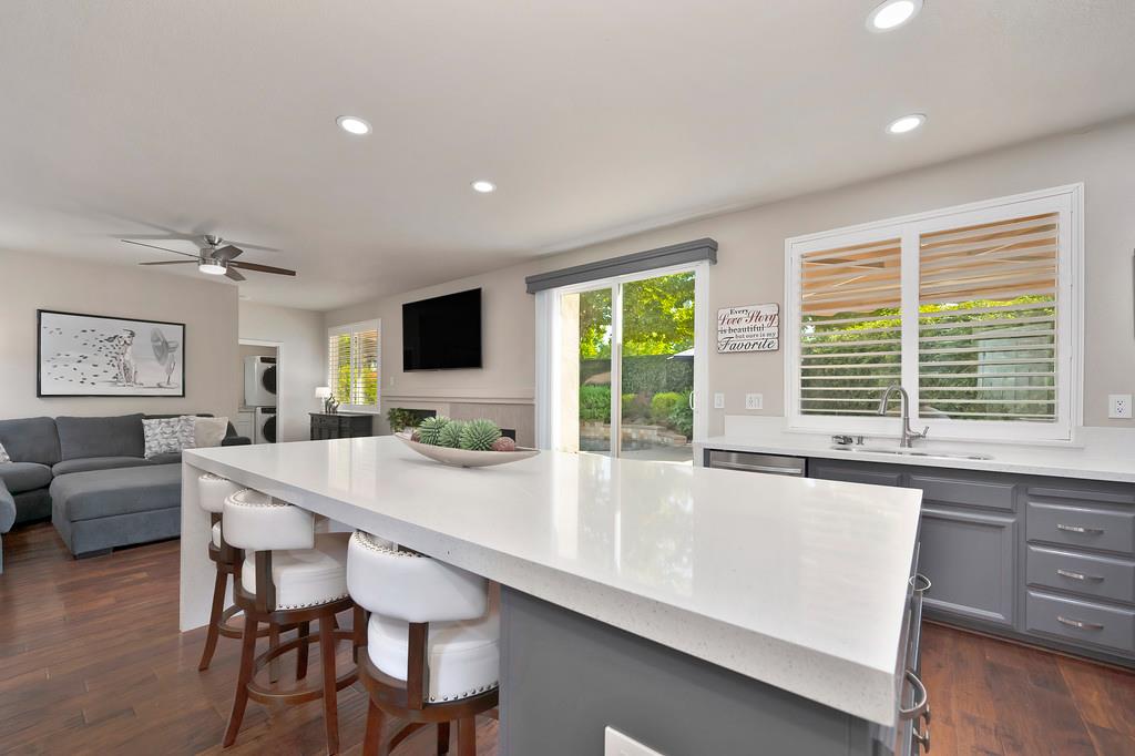Roseville, California, 95747, United States, 6 Bedrooms Bedrooms, ,4 BathroomsBathrooms,Residential,For Sale,1940337