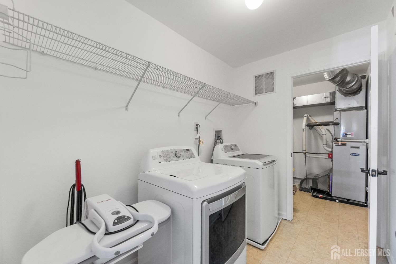 Piscataway, New Jersey, 08854, United States, 4 Bedrooms Bedrooms, ,3 BathroomsBathrooms,Residential,For Sale,1889779