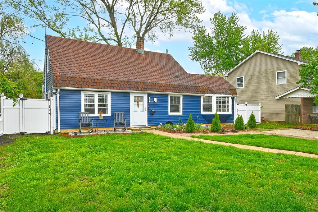 Levittown, New York, 11756, United States, 4 Bedrooms Bedrooms, ,1 BathroomBathrooms,Residential,For Sale,1984433