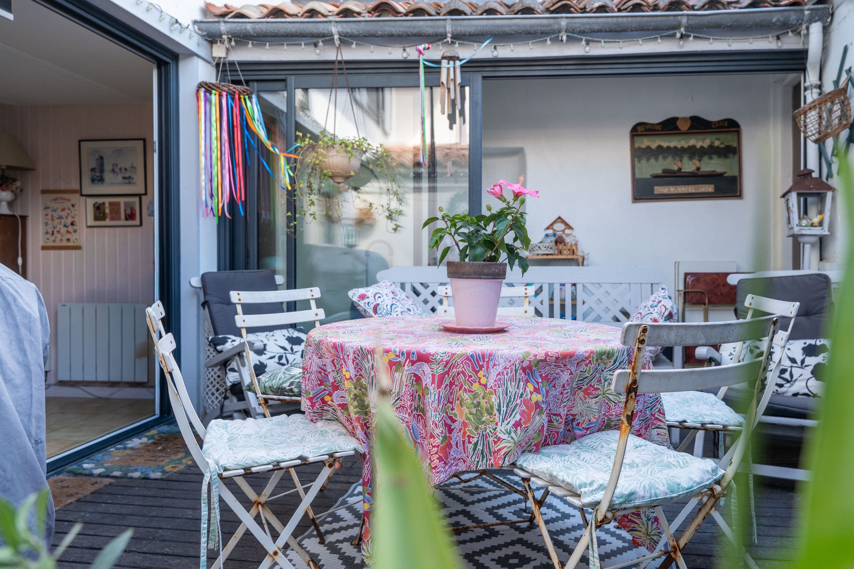  Character Apartment of 160 sqm with Private Patio and Rooftop Views - 物件實景