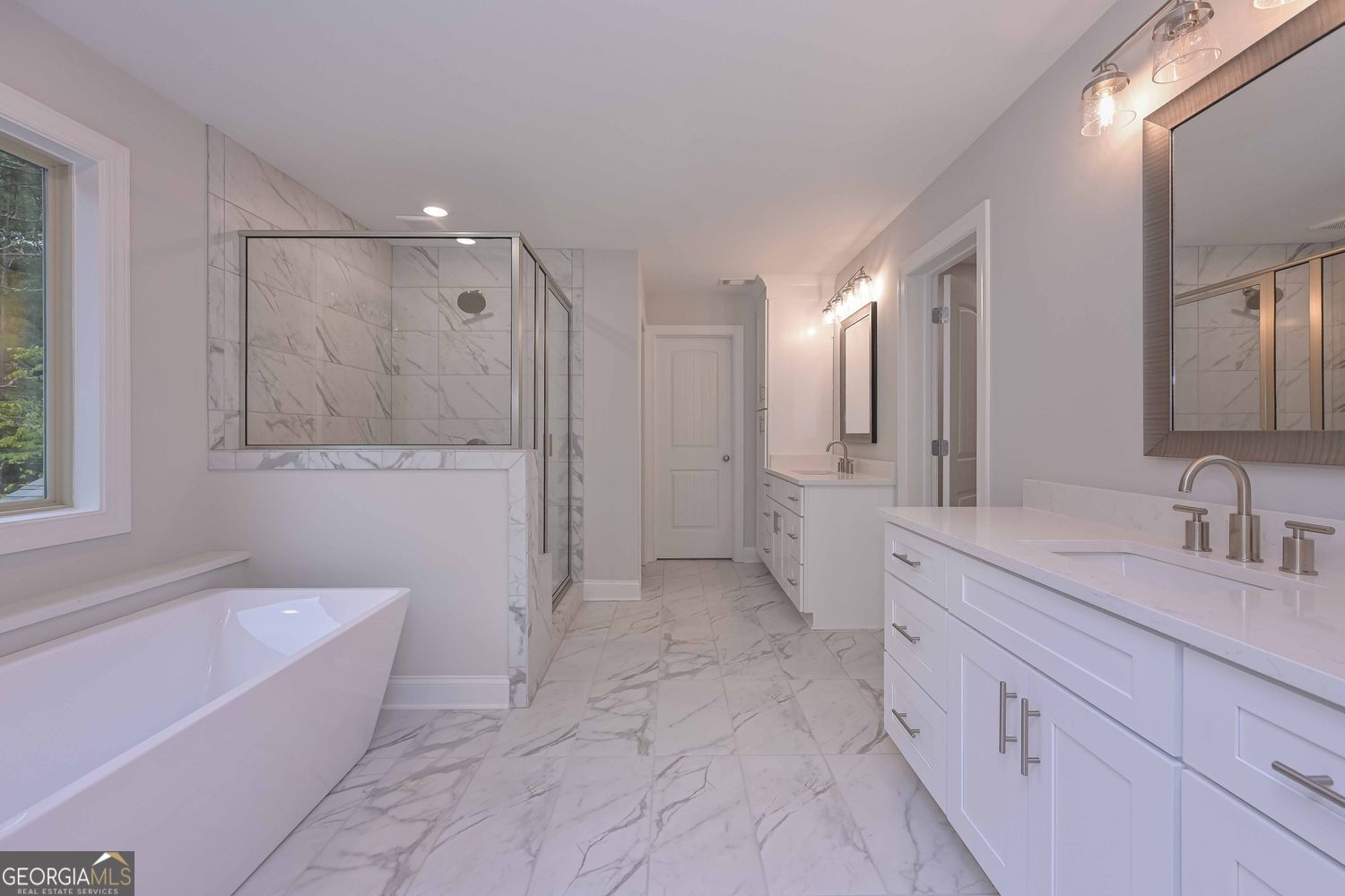 Douglasville, Georgia, 30135, United States, 5 Bedrooms Bedrooms, ,5 BathroomsBathrooms,Residential,For Sale,1929724