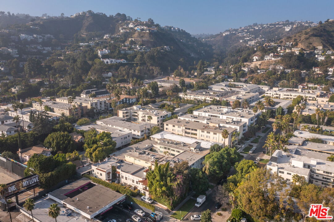 Los Angeles, California, 90046, United States, 3 Bedrooms Bedrooms, ,3 BathroomsBathrooms,Residential,For Sale,1989732