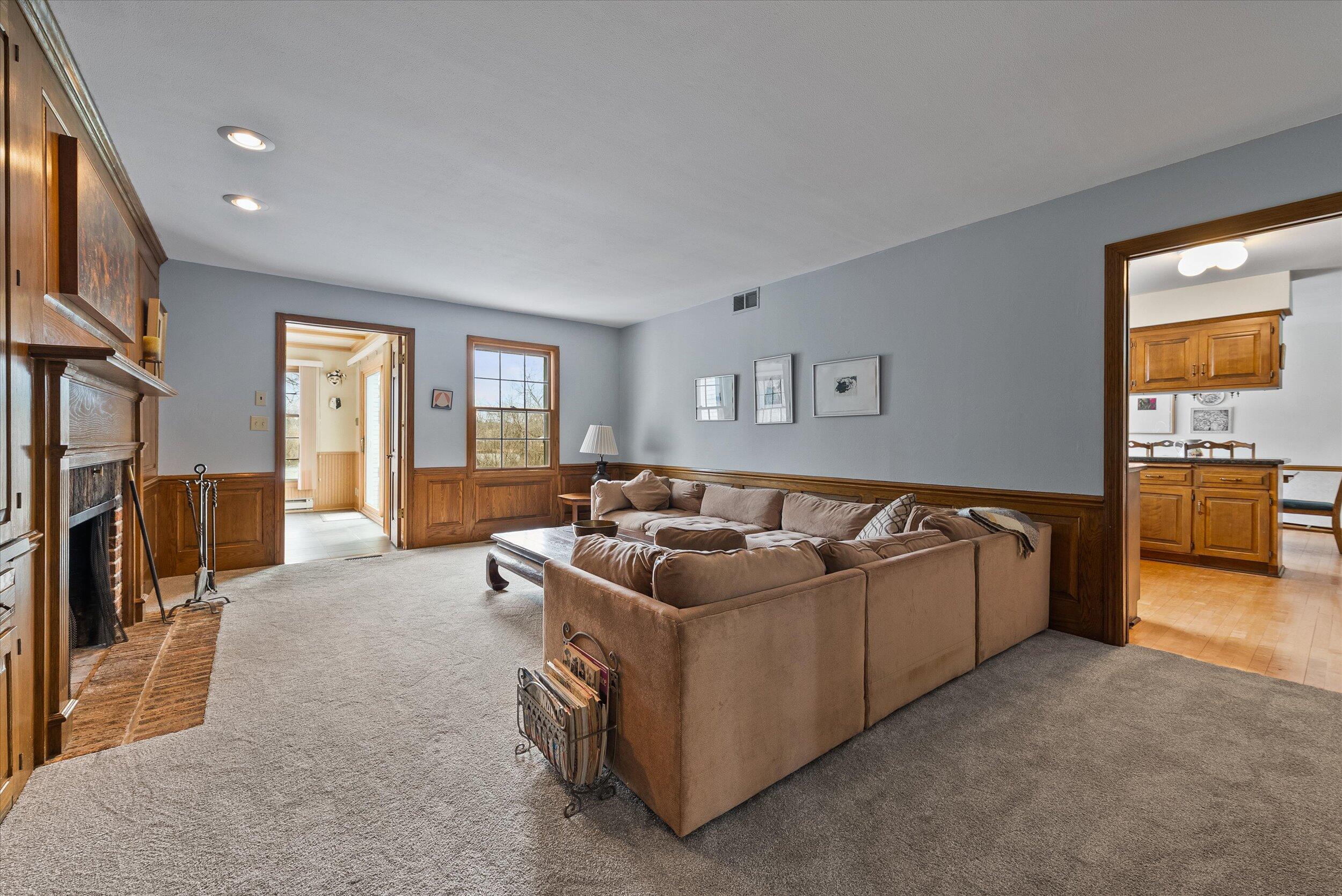 Mequon, Wisconsin, 53097, United States, 5 Bedrooms Bedrooms, ,5 BathroomsBathrooms,Residential,For Sale,1907648