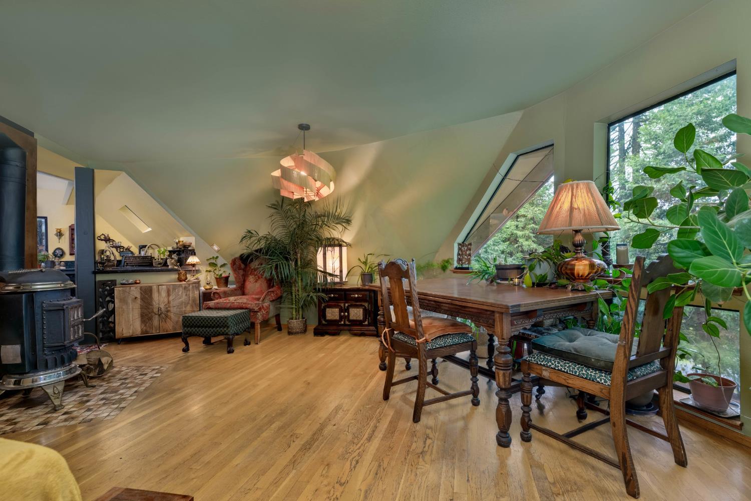 Foresthill, California, 95631, United States, 4 Bedrooms Bedrooms, ,3 BathroomsBathrooms,Residential,For Sale,2006028