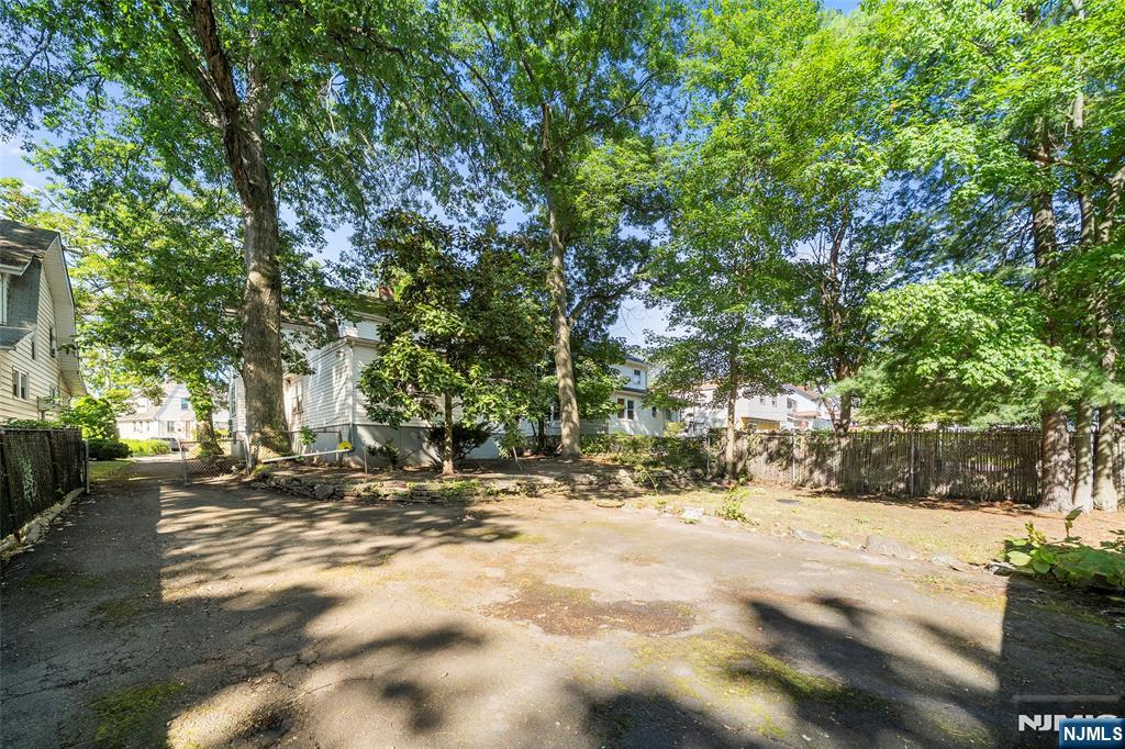Englewood, New Jersey, 07631, United States, 3 Bedrooms Bedrooms, ,2 BathroomsBathrooms,Residential,For Sale,1925520