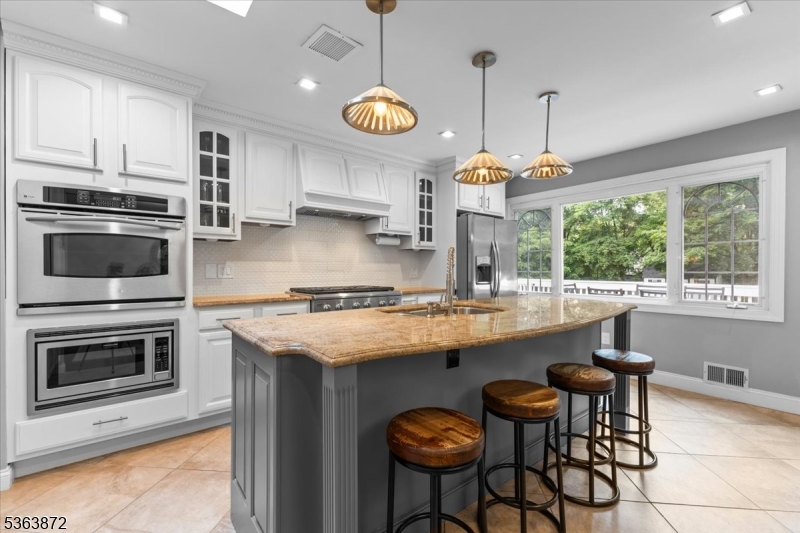 Berkeley Heights, New Jersey, 07922, United States, 4 Bedrooms Bedrooms, ,3 BathroomsBathrooms,Residential,For Sale,1931712