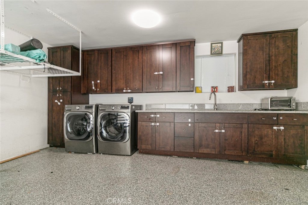 Woodland Hills, California, 91364, United States, 3 Bedrooms Bedrooms, ,3 BathroomsBathrooms,Residential,For Sale,1942330