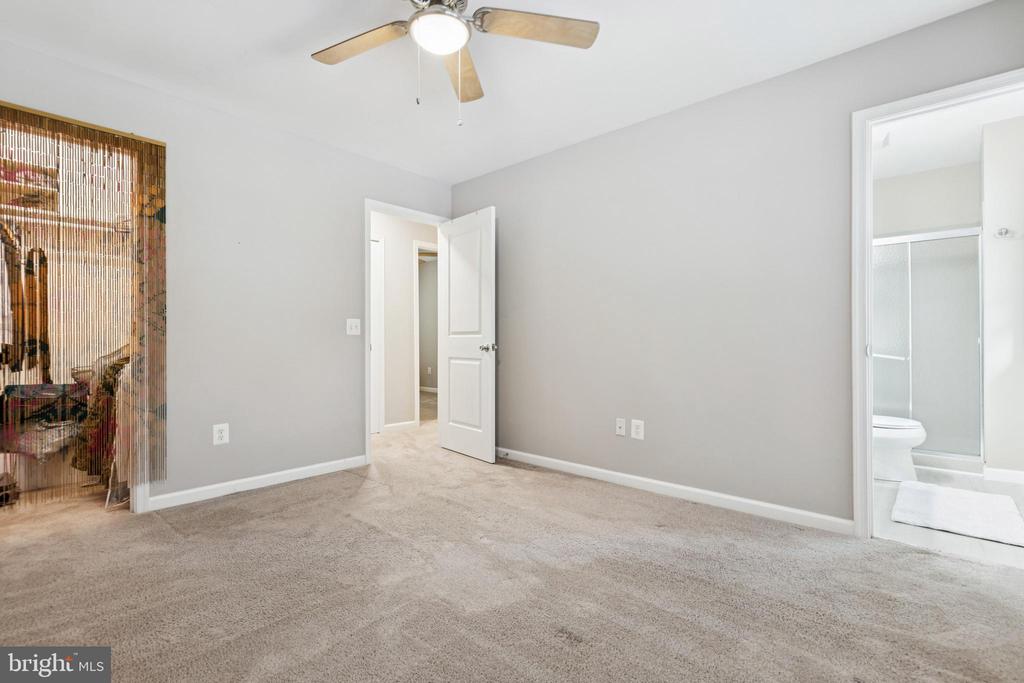 Reston, Virginia, 20191, United States, 3 Bedrooms Bedrooms, ,3 BathroomsBathrooms,Residential,For Sale,1978465