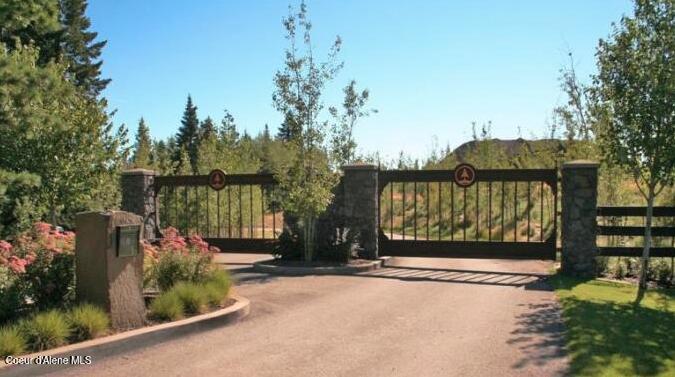 Coeur d'Alene, Idaho, 83814, United States, 4 Bedrooms Bedrooms, ,4 BathroomsBathrooms,Residential,For Sale,2044765