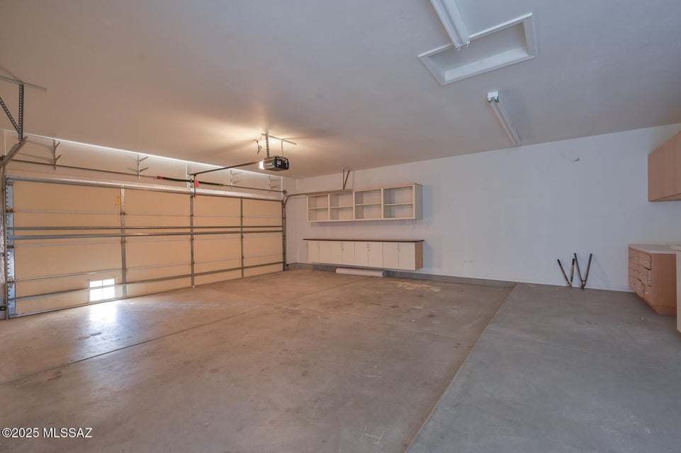 Tucson, Arizona, 85747, United States, 4 Bedrooms Bedrooms, ,4 BathroomsBathrooms,Residential,For Sale,1978909