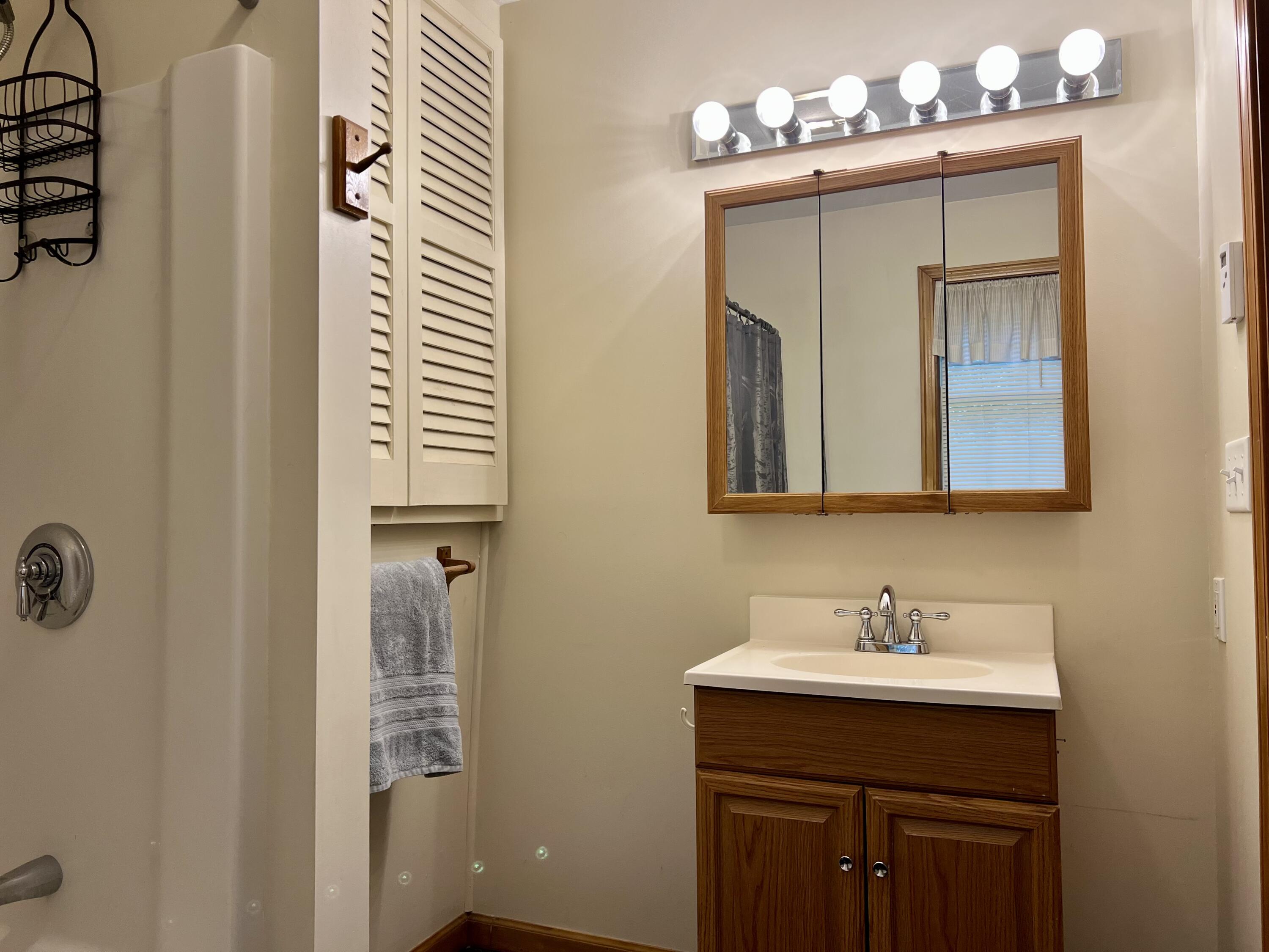 Hope, Maine, 04847, United States, 3 Bedrooms Bedrooms, ,3 BathroomsBathrooms,Residential,For Sale,1938811