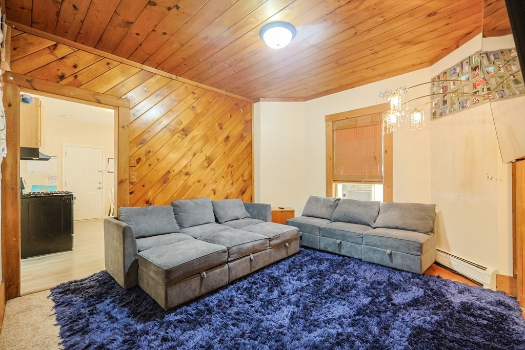 Lowell, Massachusetts, 01854, United States, 9 Bedrooms Bedrooms, ,3 BathroomsBathrooms,Residential,For Sale,1926214