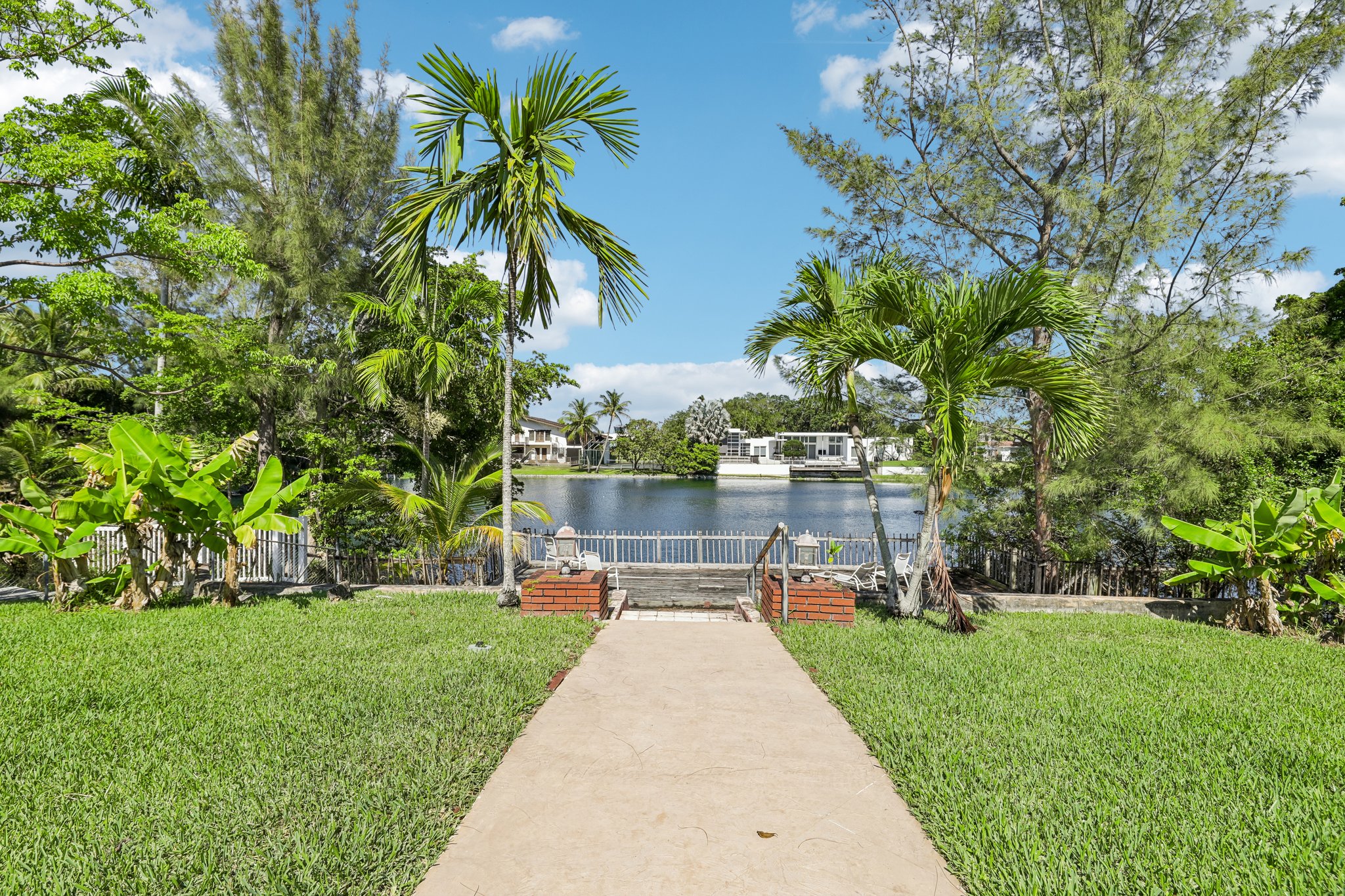  19805 NE 22nd Ave, Miami, FL, 33180 - 物件實景