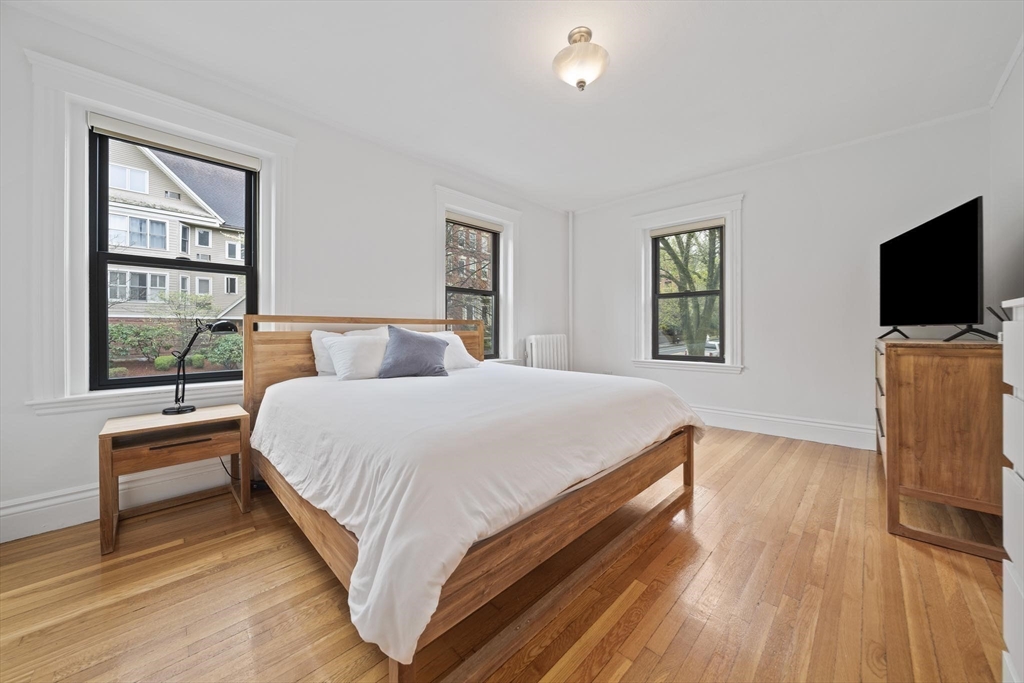 Brookline, Massachusetts, 02446, United States, 3 Bedrooms Bedrooms, ,2 BathroomsBathrooms,Residential,For Sale,1787274