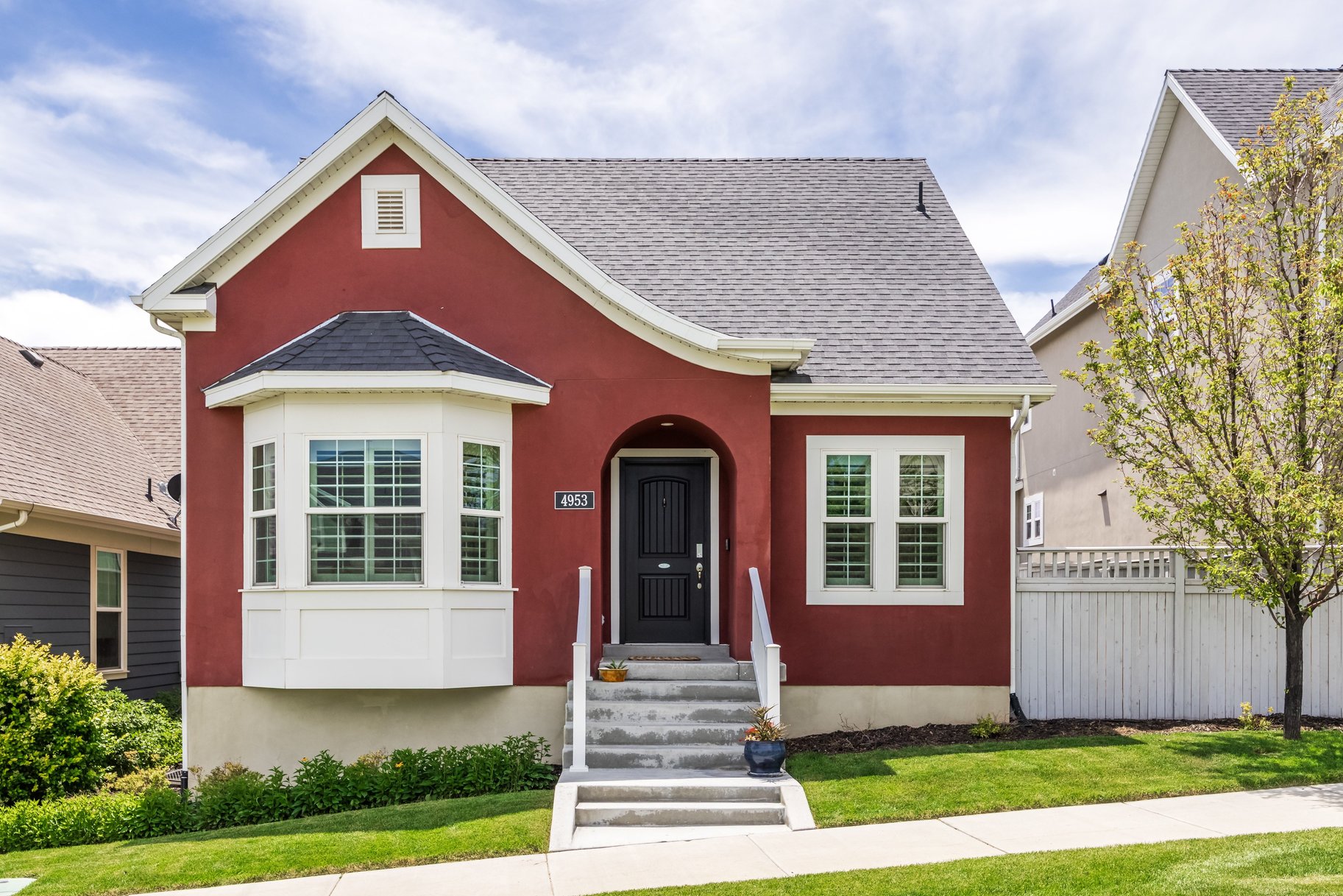 Move-In Ready in Daybreak — Steps from the Lake, Loaded with Custom Upgrades - 物件實景