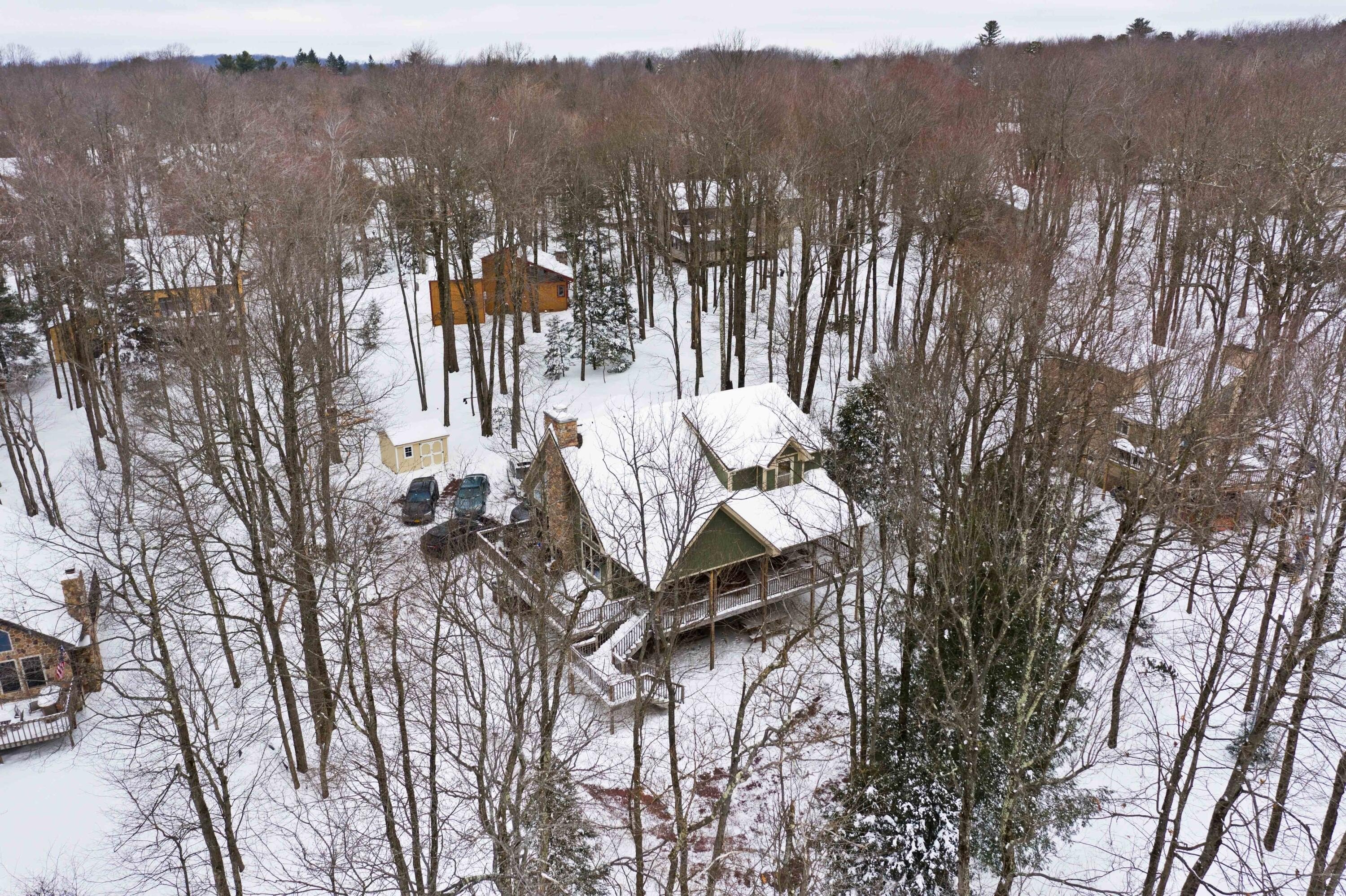 Lake Harmony, Pennsylvania, 18624, United States, 6 Bedrooms Bedrooms, ,3 BathroomsBathrooms,Residential,For Sale,1983616