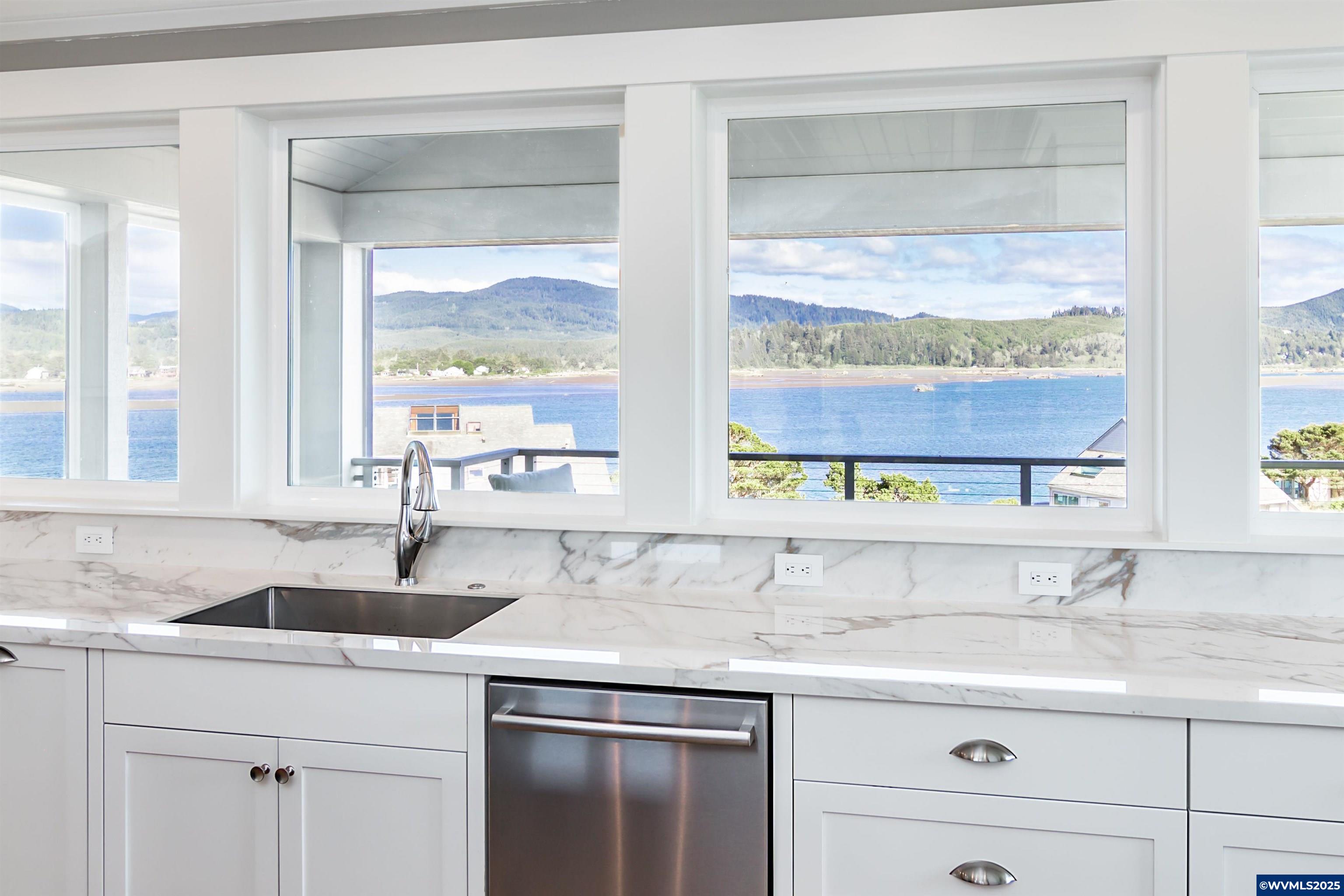 Gleneden Beach, Oregon, 97388, United States, 4 Bedrooms Bedrooms, ,6 BathroomsBathrooms,Residential,For Sale,1793897