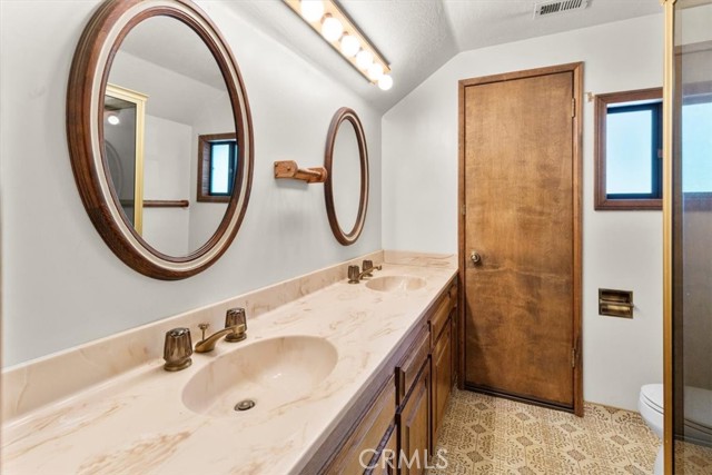 Lake Arrowhead, California, 92391, United States, 3 Bedrooms Bedrooms, ,4 BathroomsBathrooms,Residential,For Sale,1981303