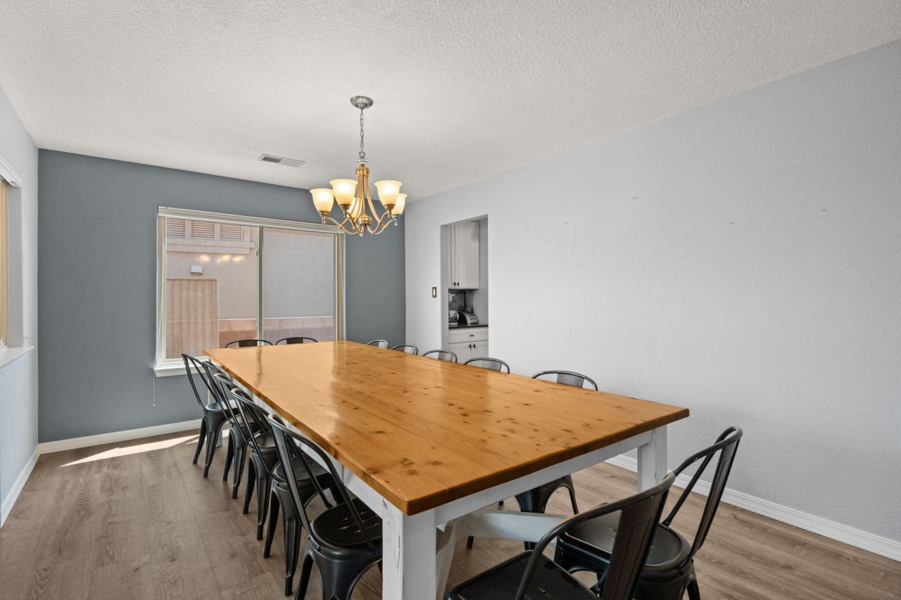 Rio Rancho, New Mexico, 87144, United States, 4 Bedrooms Bedrooms, ,3 BathroomsBathrooms,Residential,For Sale,1906947