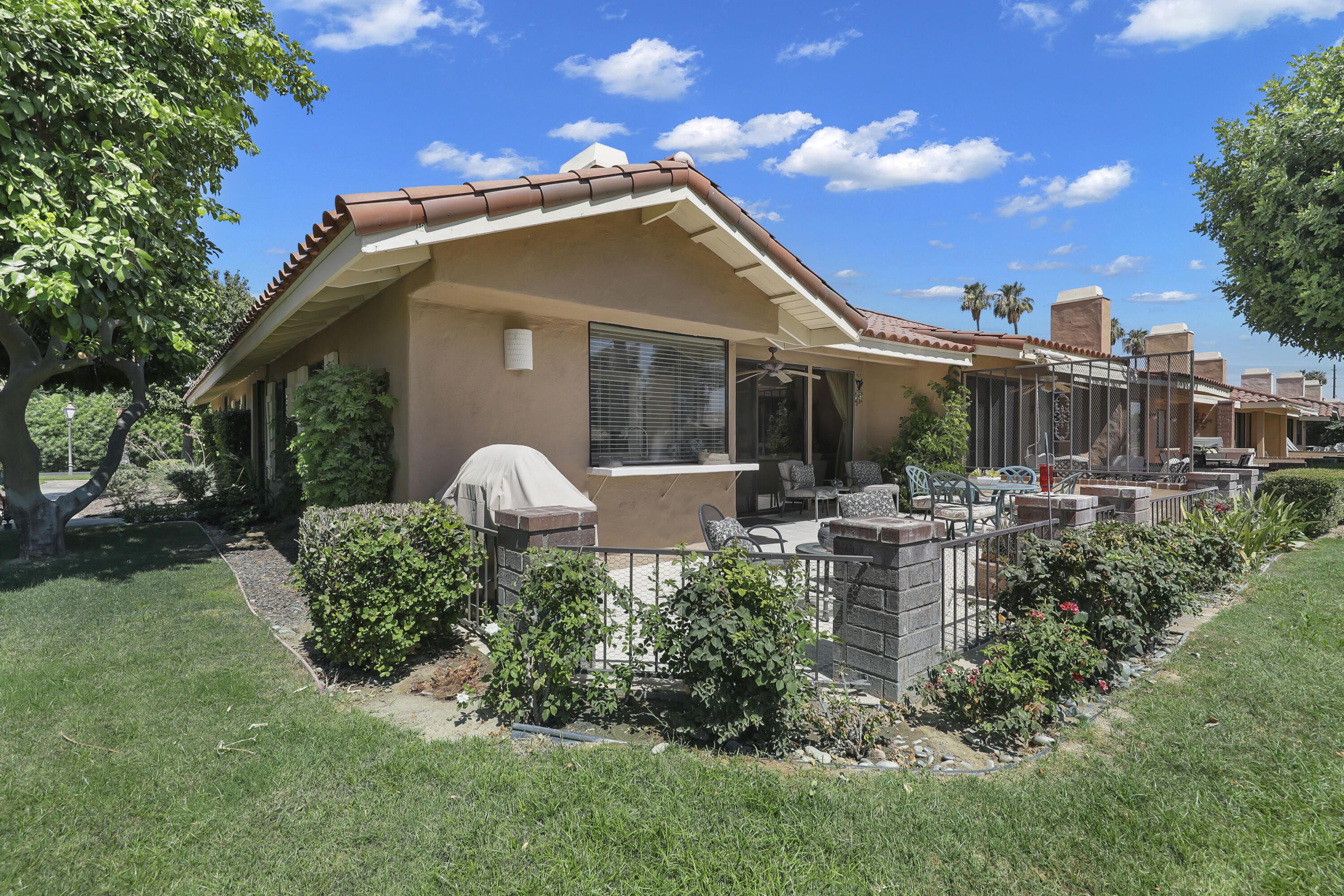 Palm Desert, California, 92260, United States, 2 Bedrooms Bedrooms, ,2 BathroomsBathrooms,Residential,For Sale,1865195