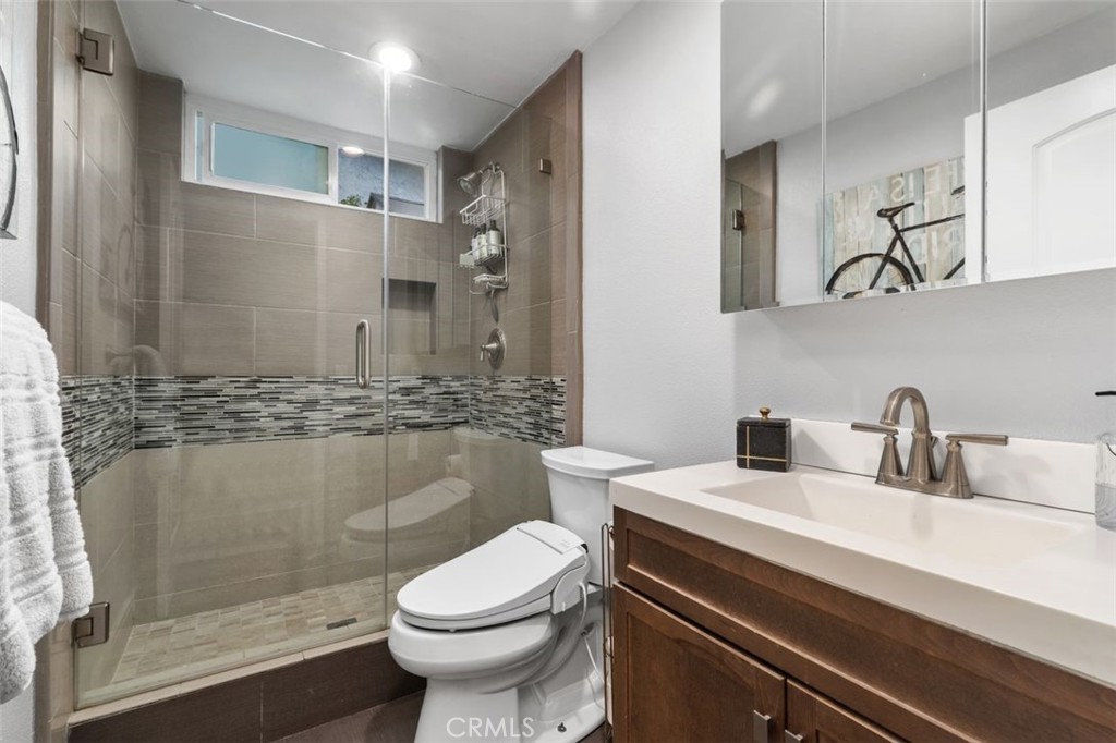 Lake Forest, California, 92630, United States, 6 Bedrooms Bedrooms, ,4 BathroomsBathrooms,Residential,For Sale,1991080