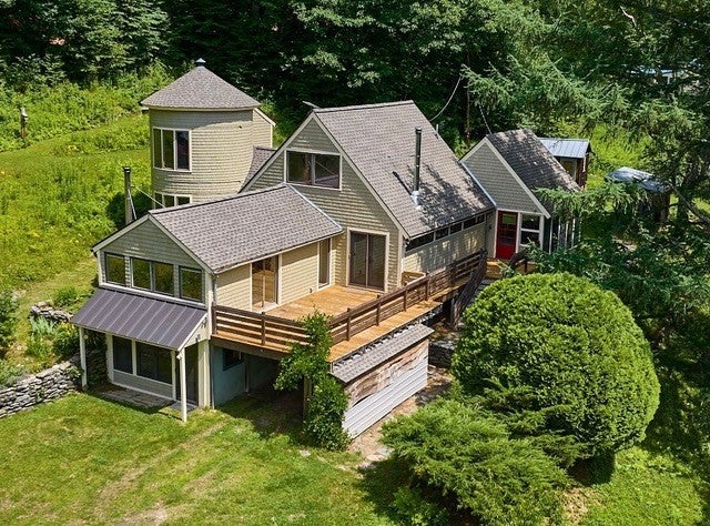 Middle Rd, Charlemont, MA 01339