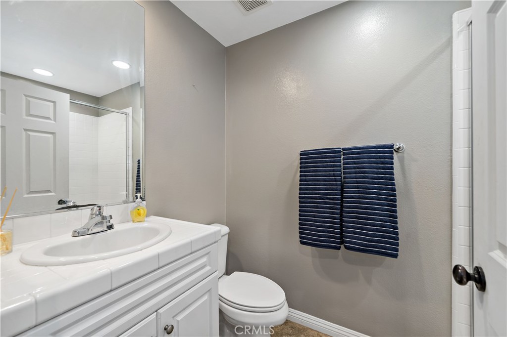 Lake Elsinore, California, 92530, United States, 5 Bedrooms Bedrooms, ,3 BathroomsBathrooms,Residential,For Sale,1974477