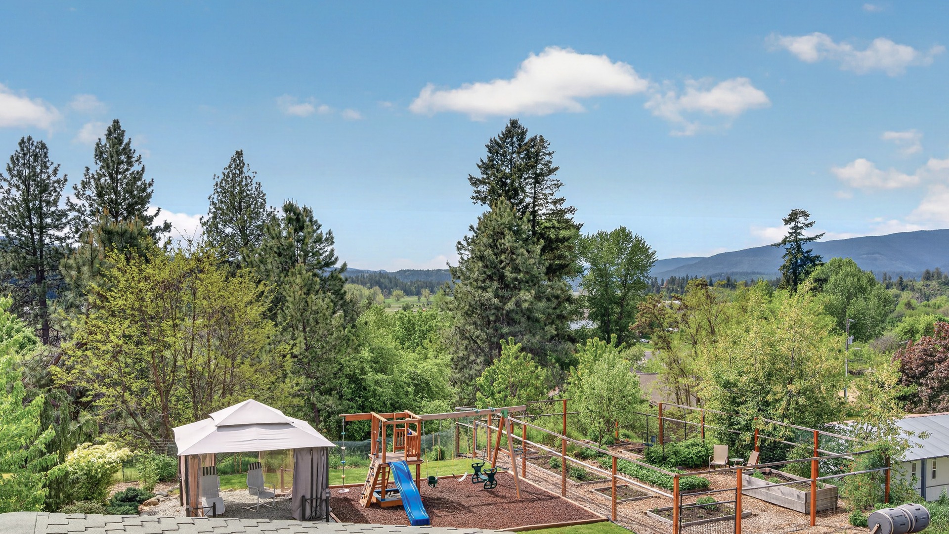 Bonners Ferry, Idaho, 83805, United States, 4 Bedrooms Bedrooms, ,4 BathroomsBathrooms,Residential,For Sale,1980199