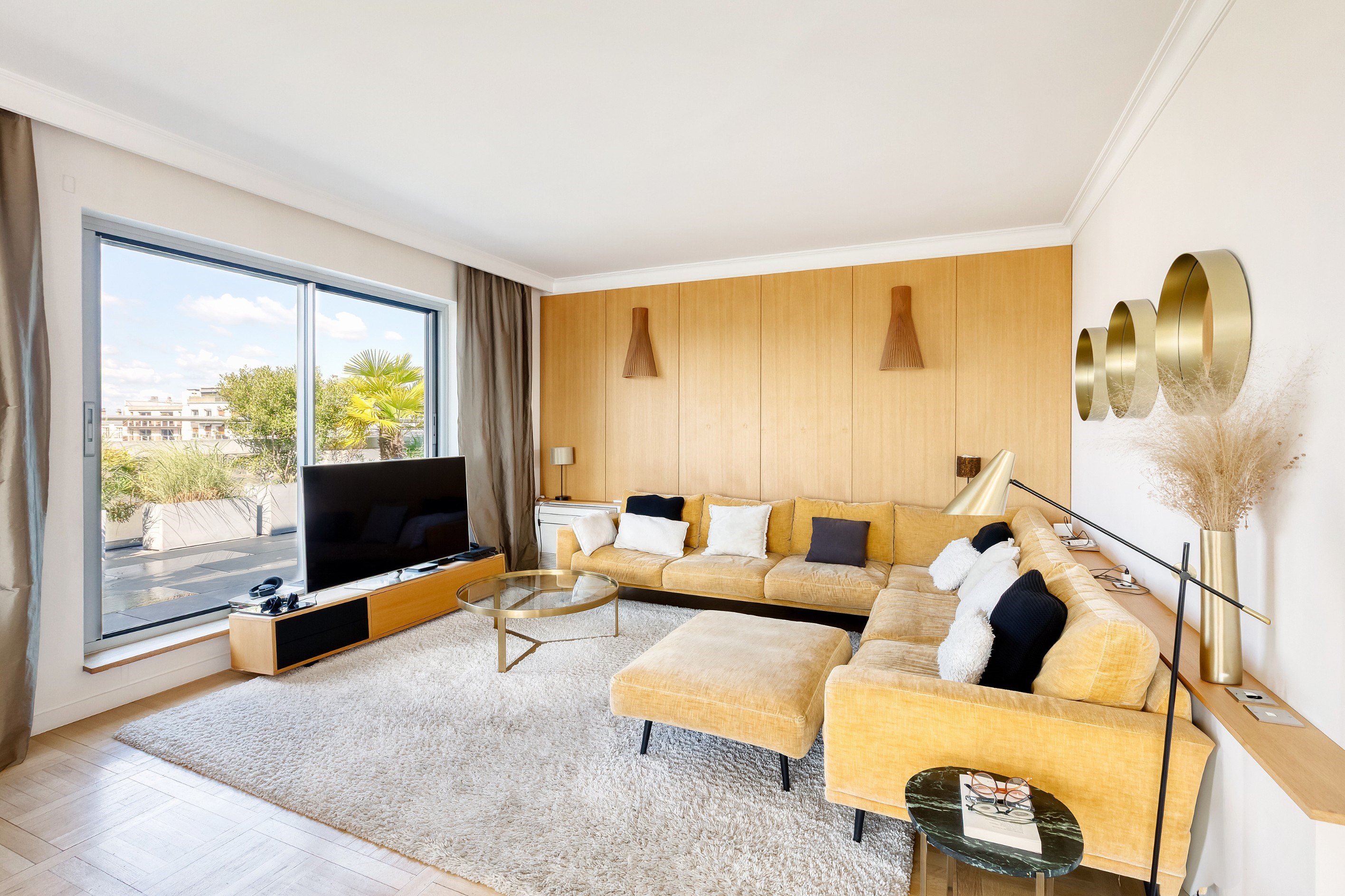  FOR SALE - Top-floor 