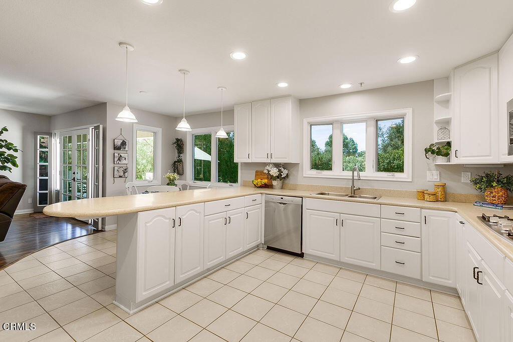 Camarillo, California, 93012, United States, 4 Bedrooms Bedrooms, ,4 BathroomsBathrooms,Residential,For Sale,1828524
