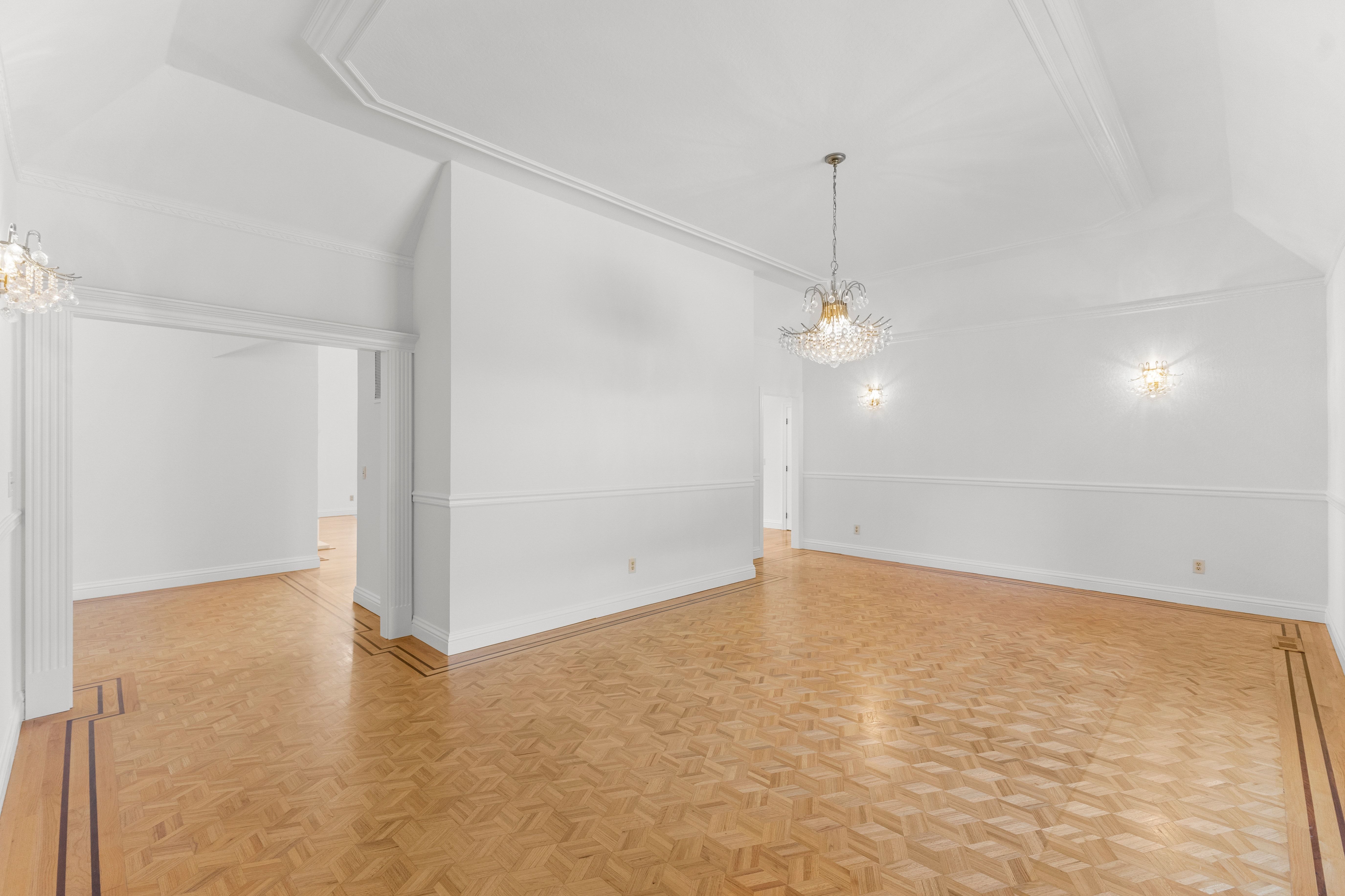  Elegant Custom Home in Gated Silver Maple - 物件實景
