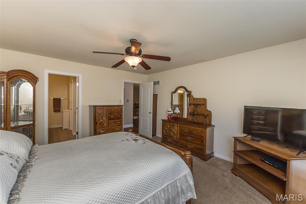 St Peters, Missouri, 63304, United States, 4 Bedrooms Bedrooms, ,3 BathroomsBathrooms,Residential,For Sale,1933139