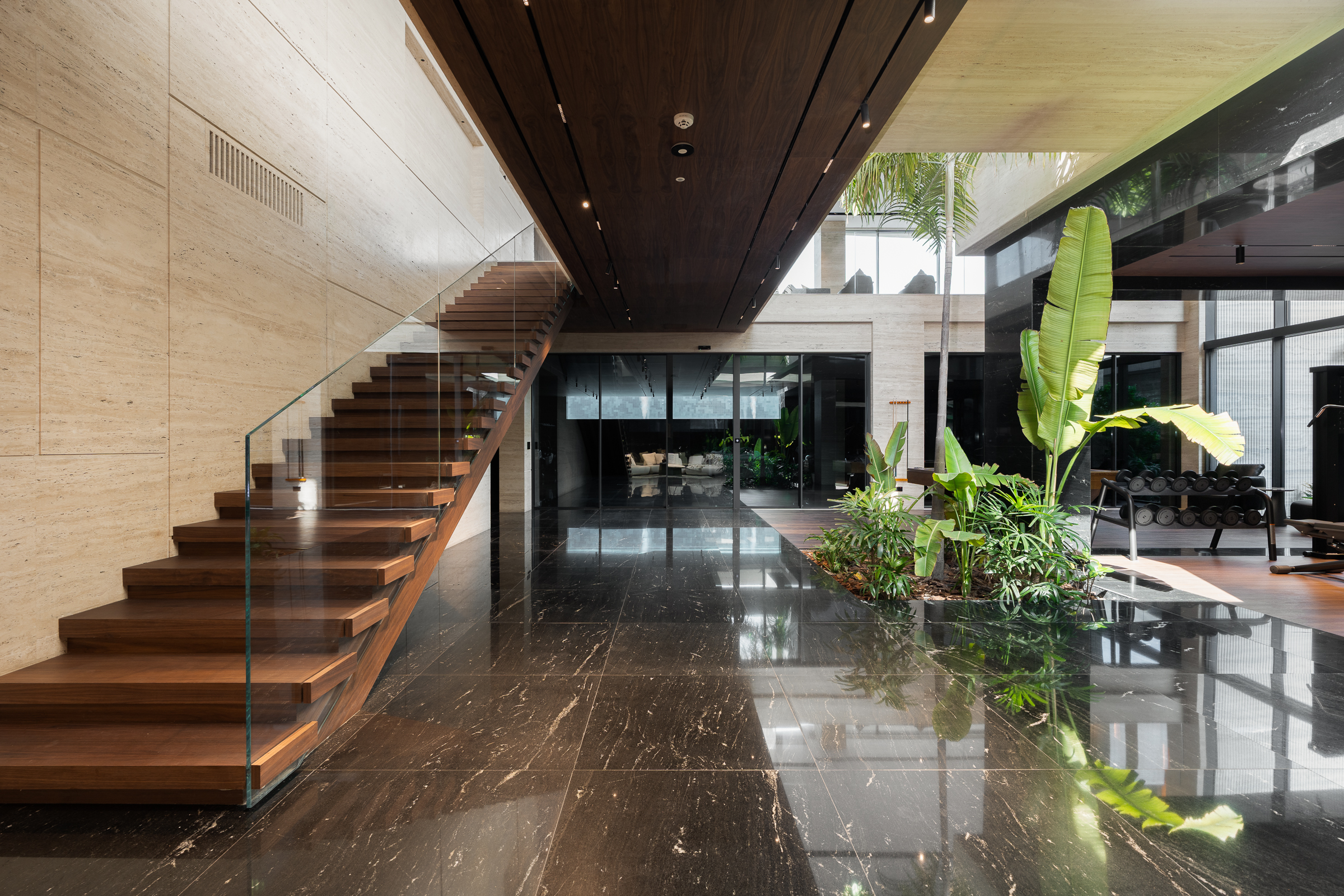  Custom-Built Mansion with Stunning Sunset Views - 物件實景