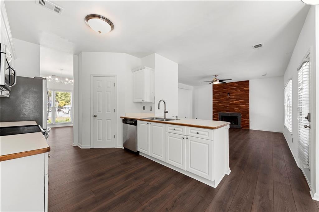 Roswell, Georgia, 30076, United States, 4 Bedrooms Bedrooms, ,3 BathroomsBathrooms,Residential,For Sale,1940935