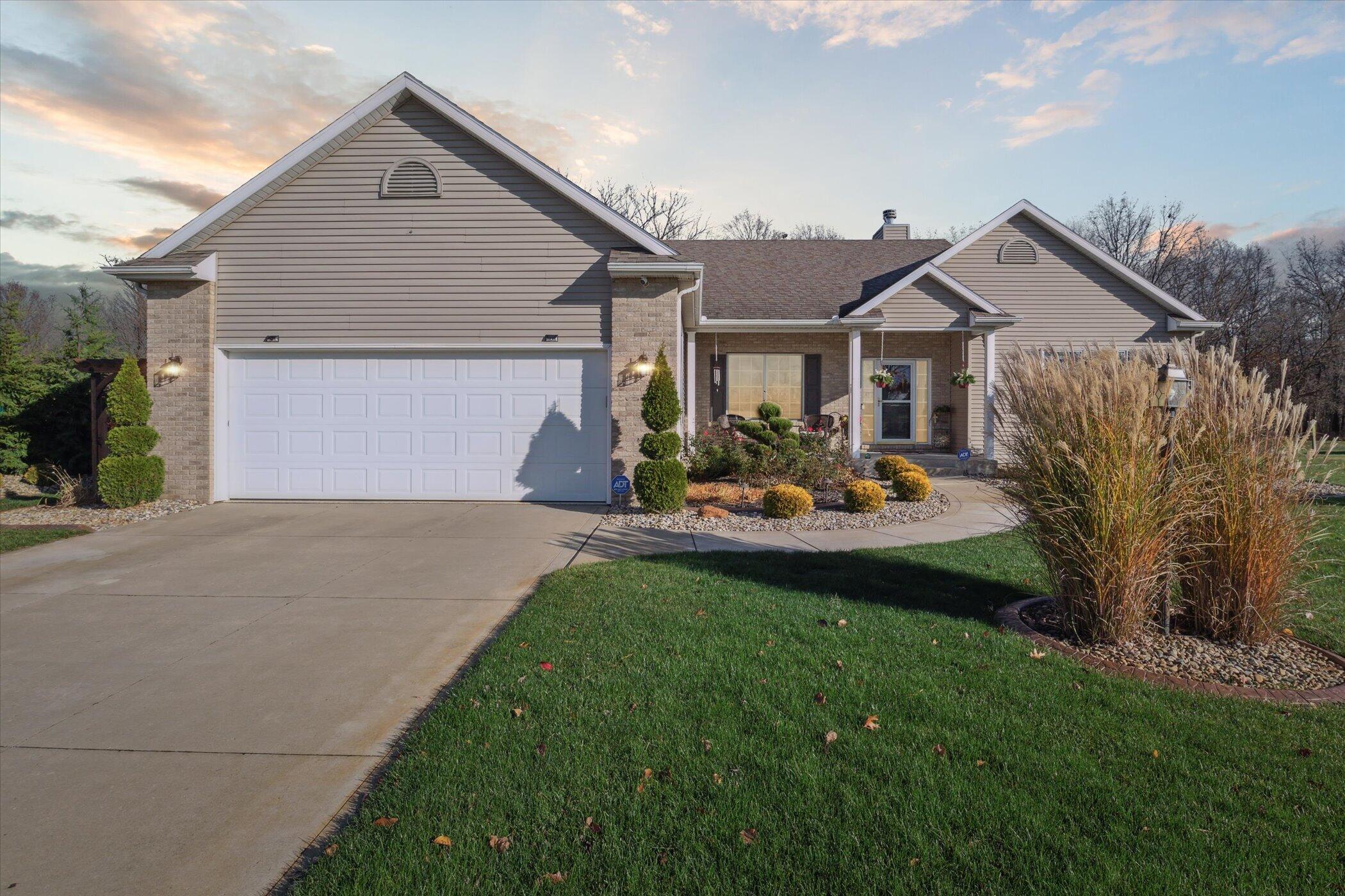 Edwardsburg, Michigan, 49112, United States, 4 Bedrooms Bedrooms, ,4 BathroomsBathrooms,Residential,For Sale,1989598