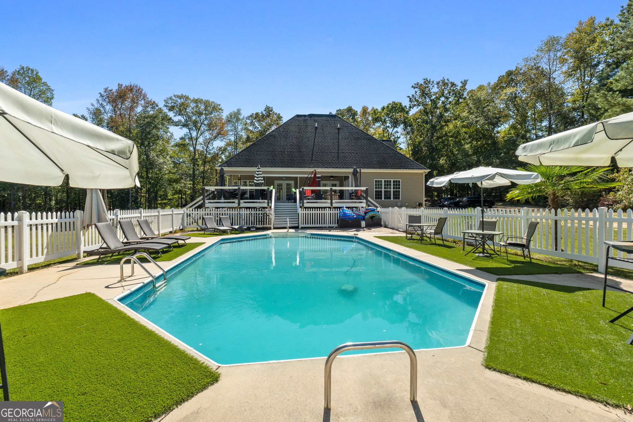 Meansville, Georgia, 30256, United States, 5 Bedrooms Bedrooms, ,4 BathroomsBathrooms,Residential,For Sale,2002650