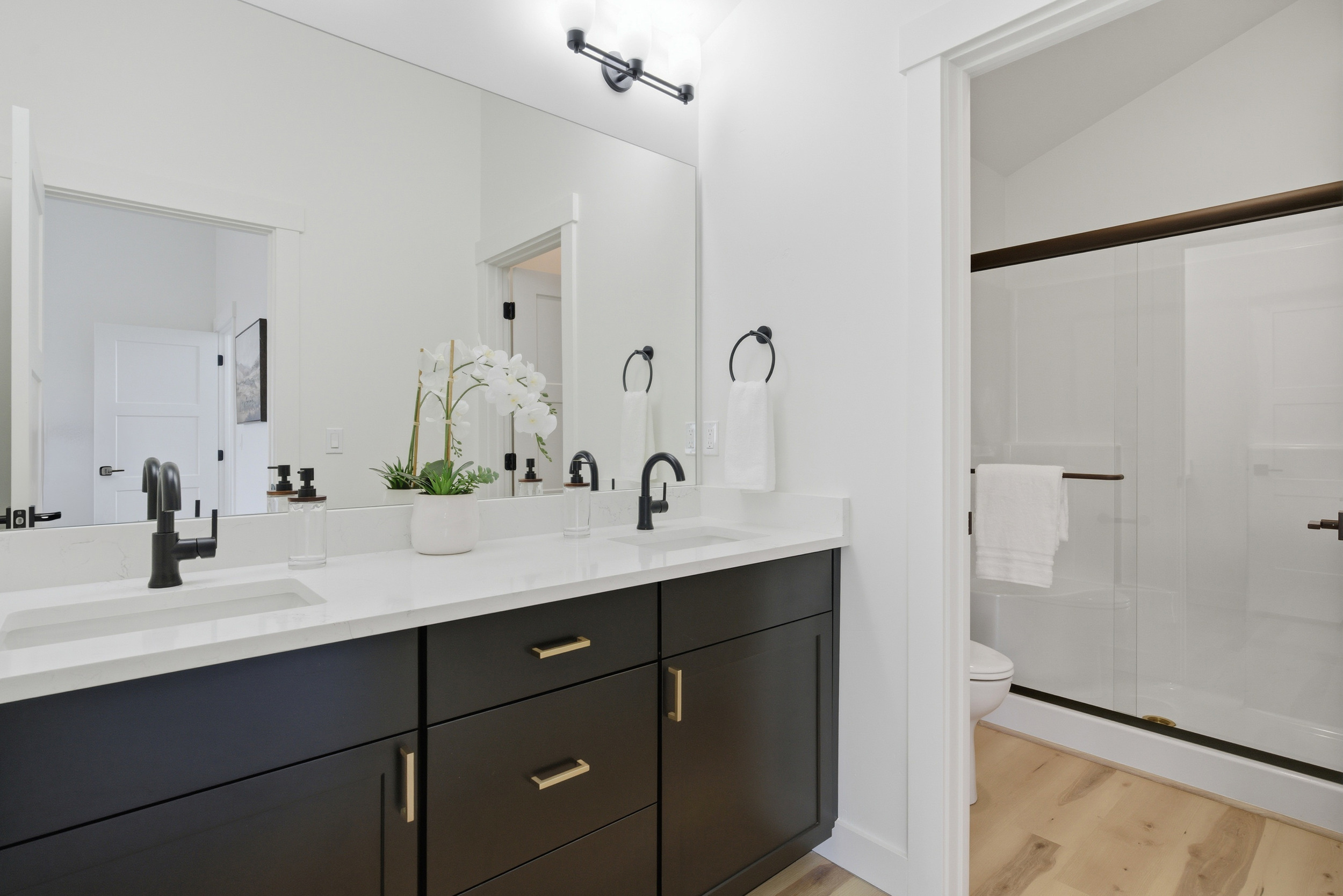 Sandpoint, Idaho, 83864, United States, 3 Bedrooms Bedrooms, ,3 BathroomsBathrooms,Residential,For Sale,1992374